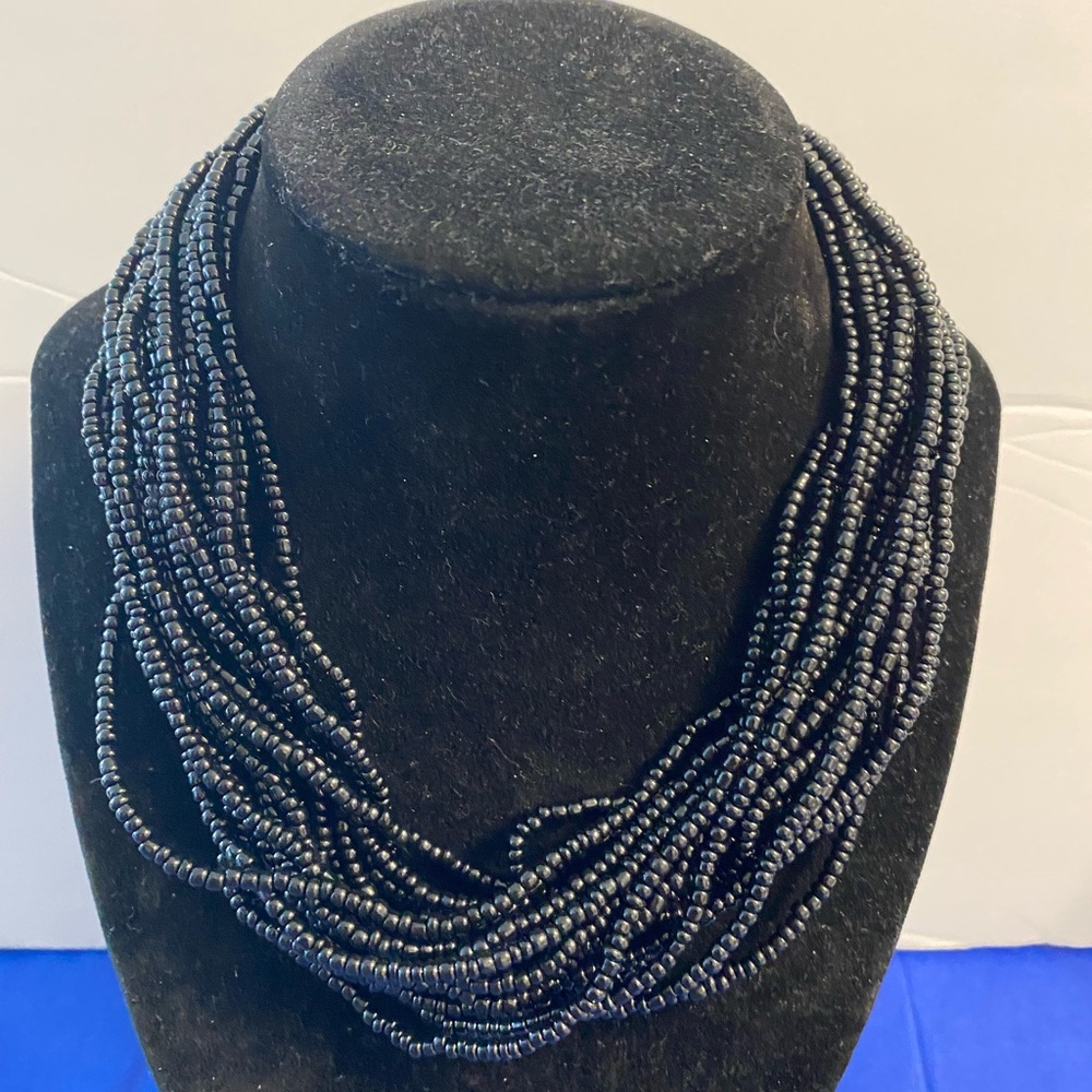 Elegant Black Beaded Necklace - Picture 9 of 12